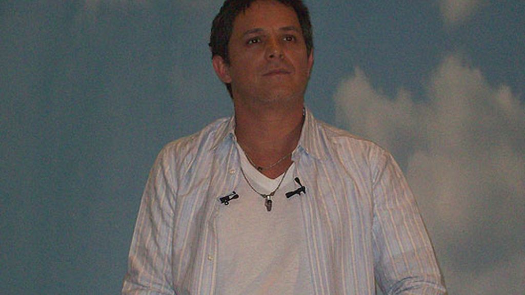 Alejandro Sanz regresa con 'Paraíso  Express'