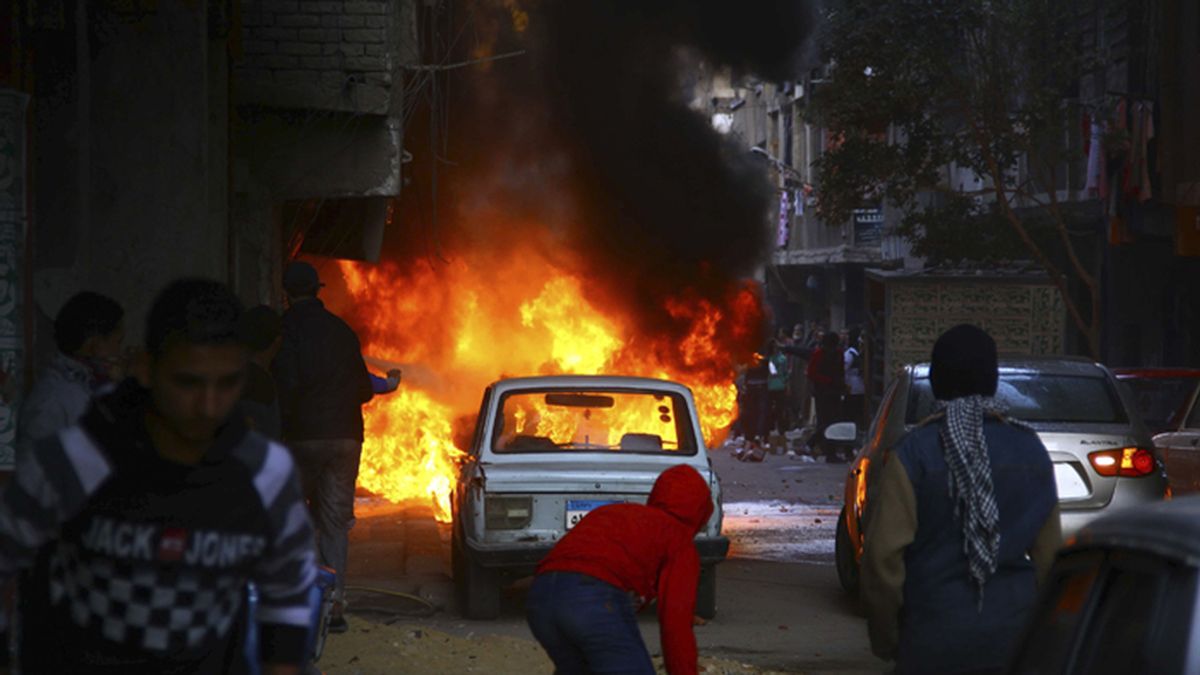 Violencia en las callen de El Cairo por los enfrentamientos entre seguidores de Morsi y las fuerzas de seguridad