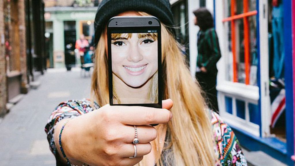 Se hacen selfies con las caras de los famosos