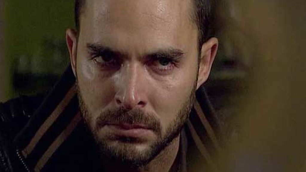 La Roca descubre que su tío mandó matar a su padre