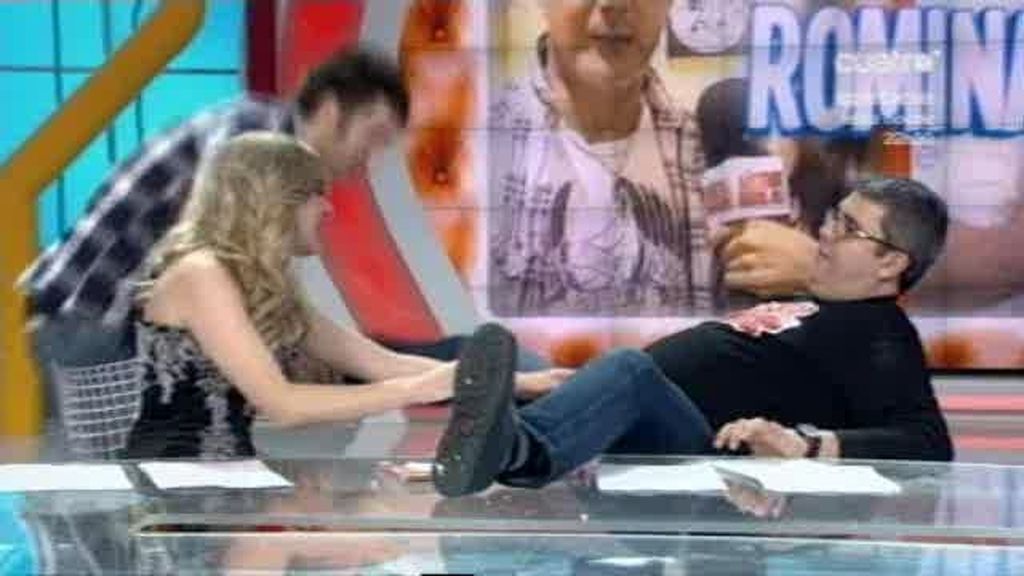 Flo se cae durante el programa