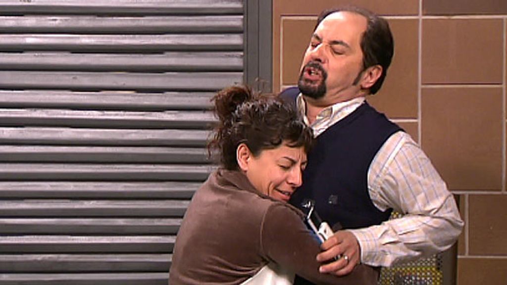 Berta quiere salvar su matrimonio y secuestra a Toñín