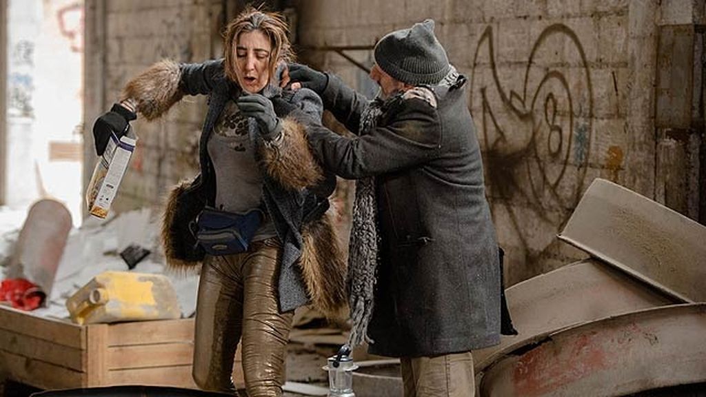 Paz Padilla (La Chusa) acude al mercadillo benéfico de Montepinar