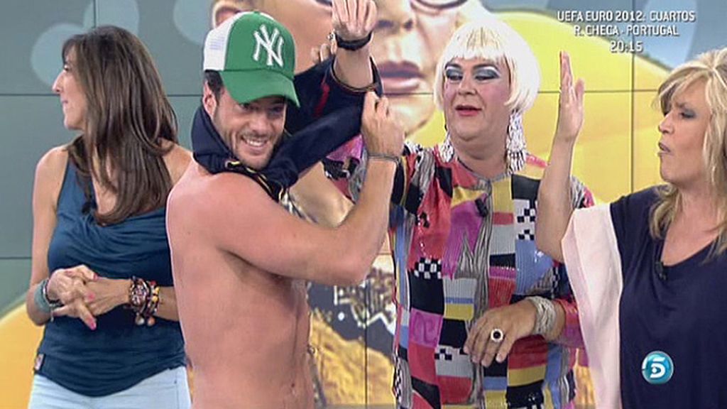 Demuestra a Kiko Hernández que tiene un cuerpo perfecto