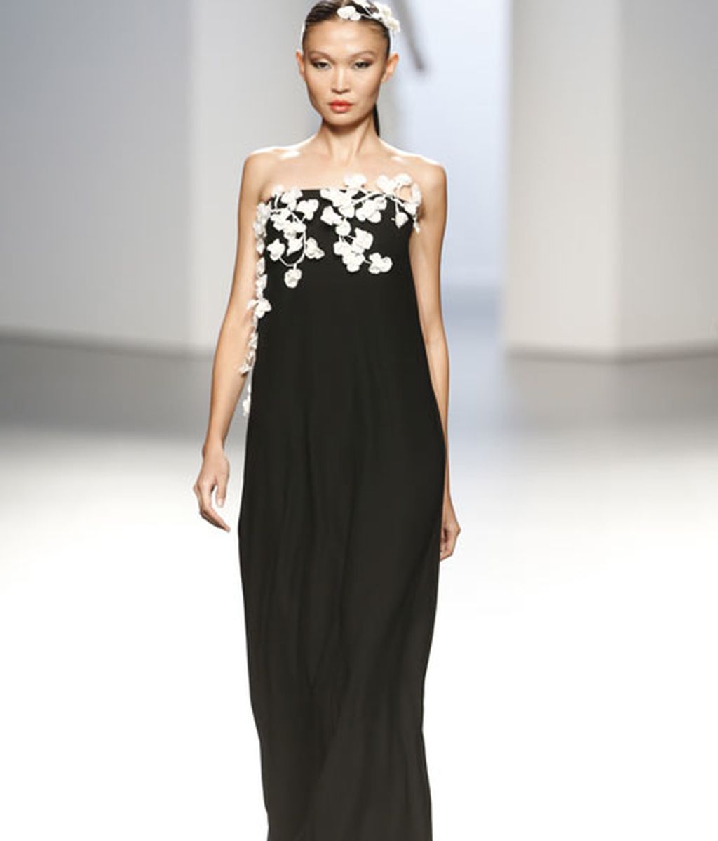 Contención de volúmenes y apuesta por líneas rectas