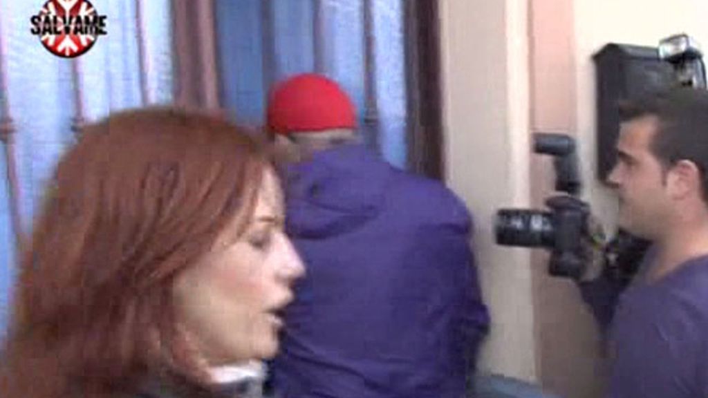 Juntos, acuden a casa de la modelo