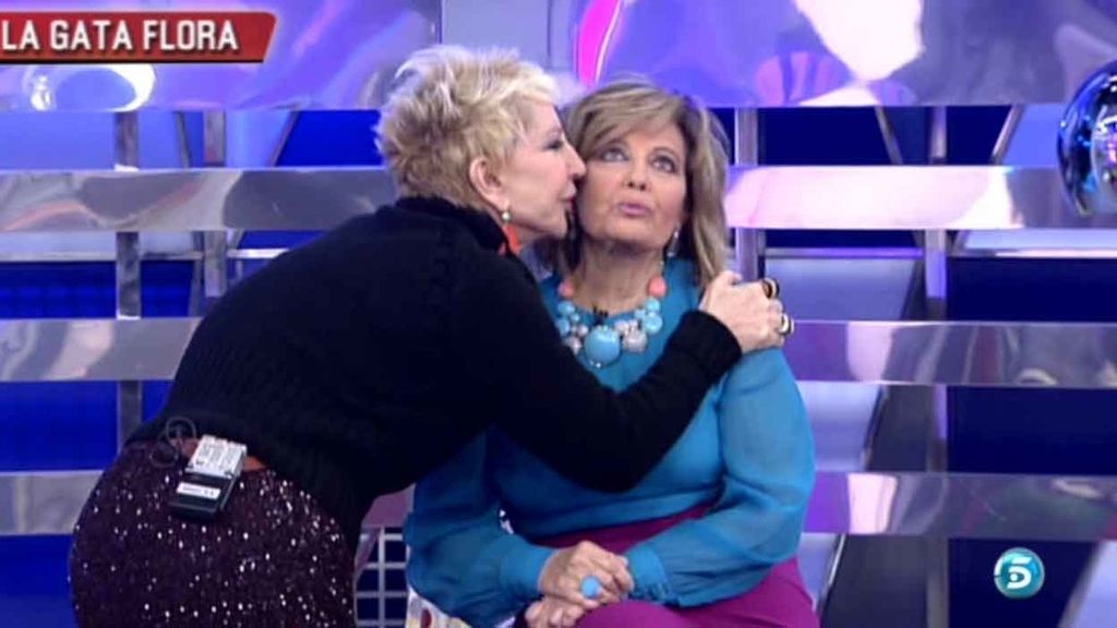 María Teresa Campos le ayuda con la representación animal