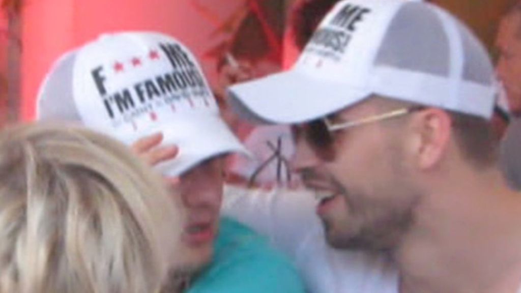 Piqué: Acuéstate conmigo, soy famoso