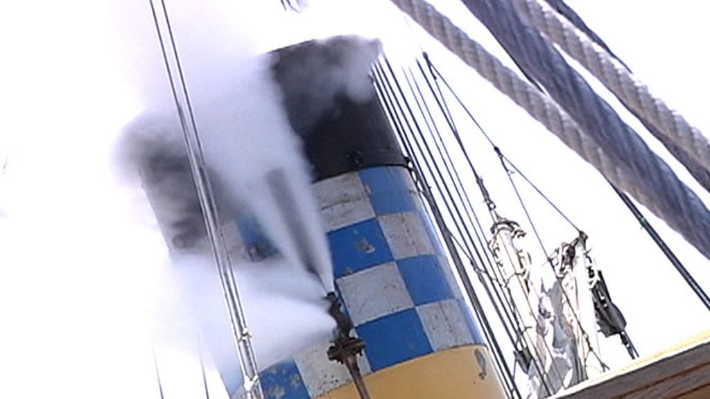 Un barco que funciona a vapor