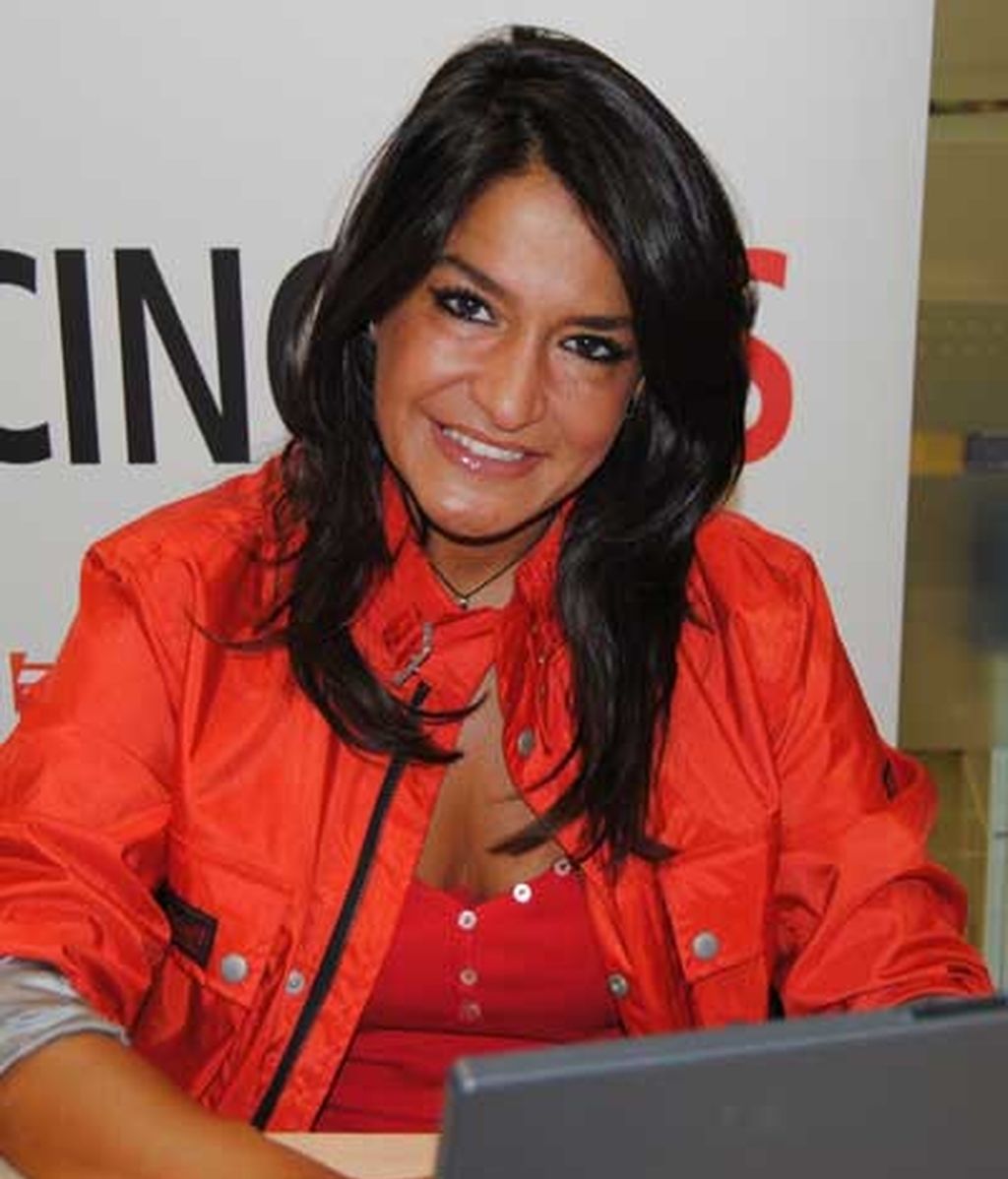 Aída Nízar visita telecinco.es