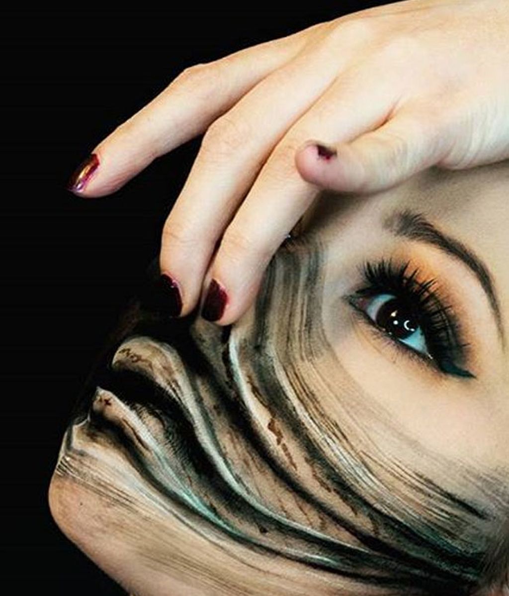 Andrea de la Ossa se convierte en los monstruos con los que nunca querrías soñar