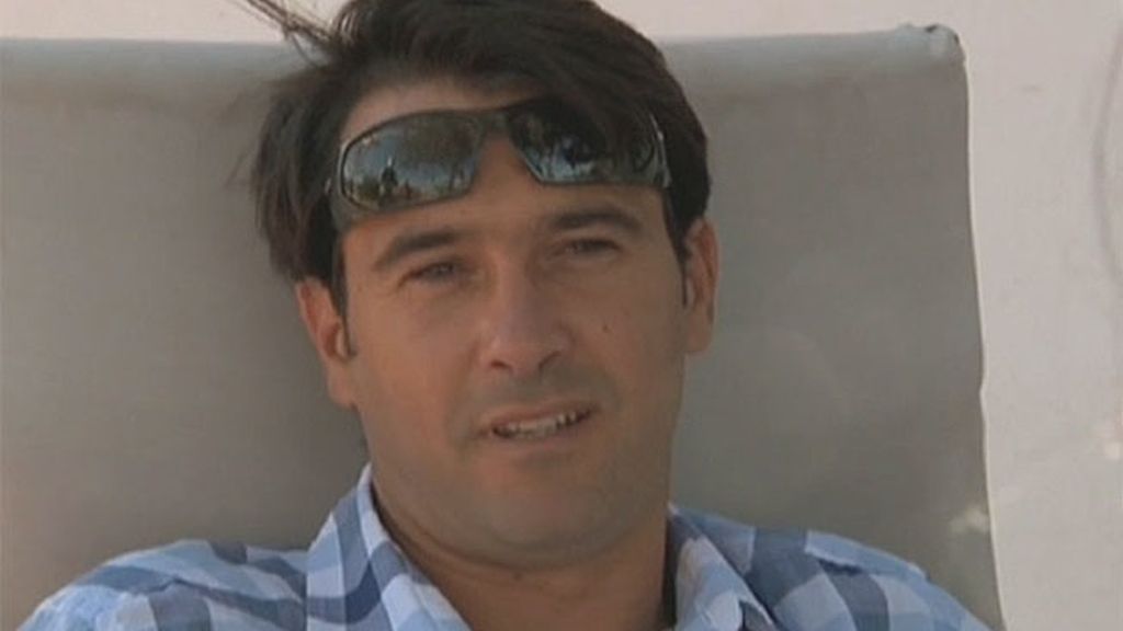 Luis presenta a sus pretendientas a 'su otra familia'