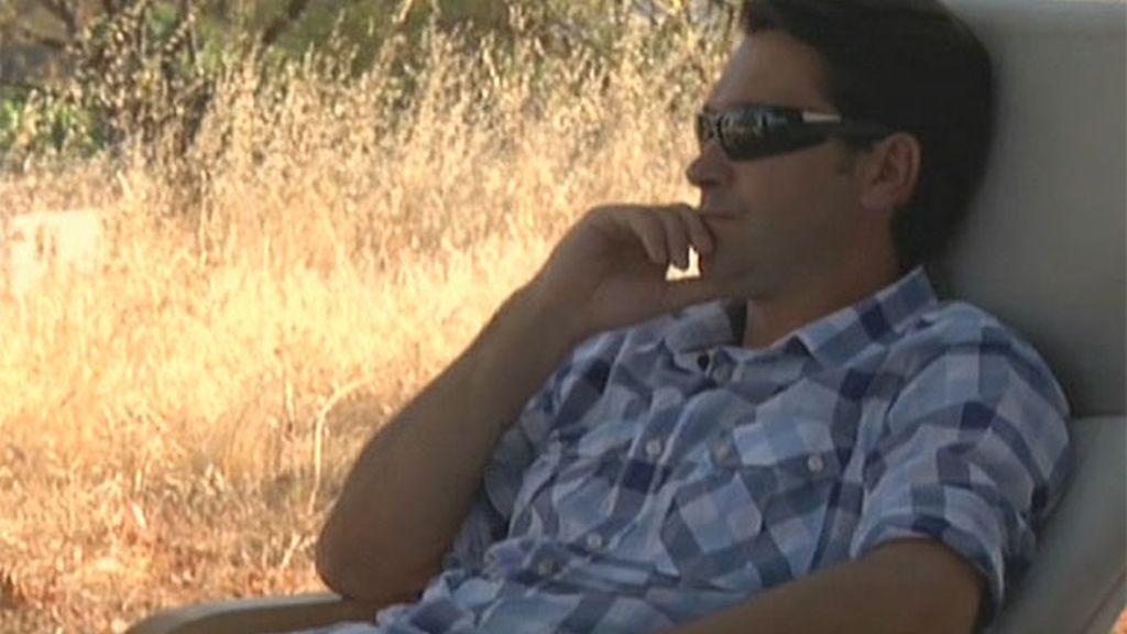 Luis presenta a sus pretendientas a 'su otra familia'