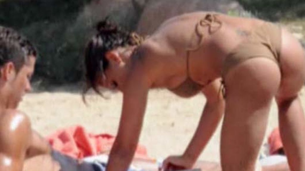 Cristiano y su novia, pasión en la playa