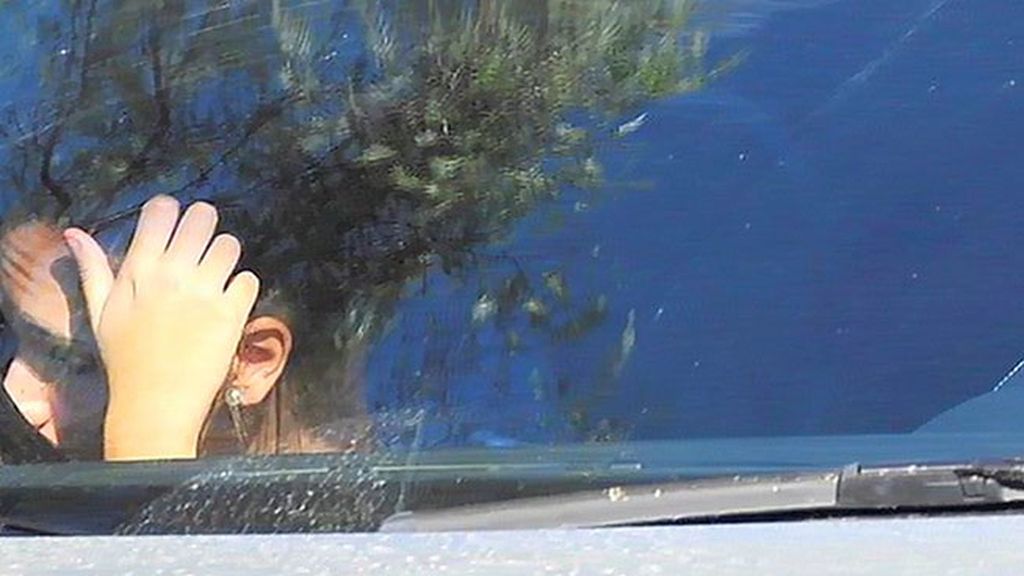 El hijo de Isabel Pantoja, fotografiado en compañía de una chica