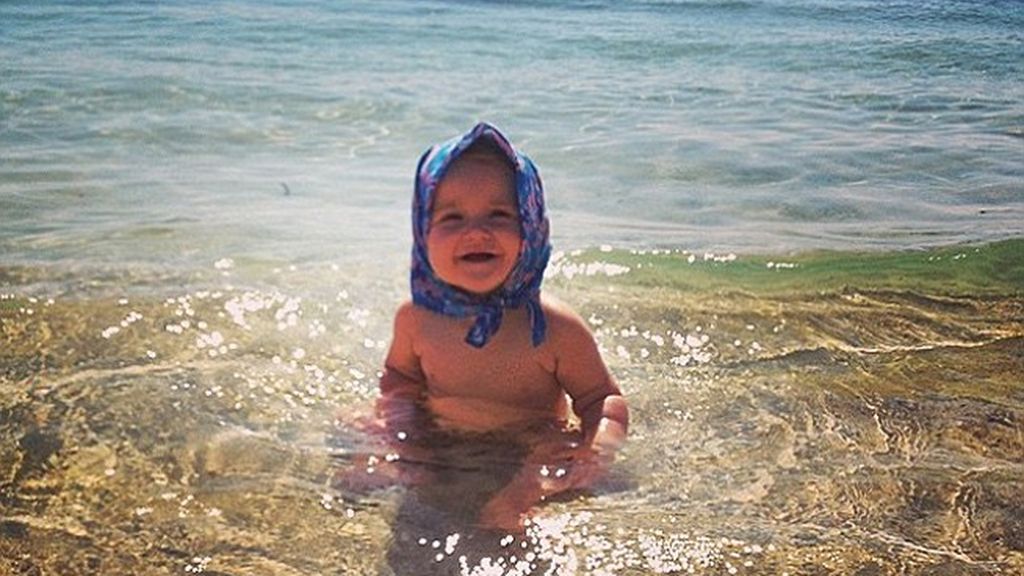 La viajera más pequeña del mundo recorre el globo en 10 meses