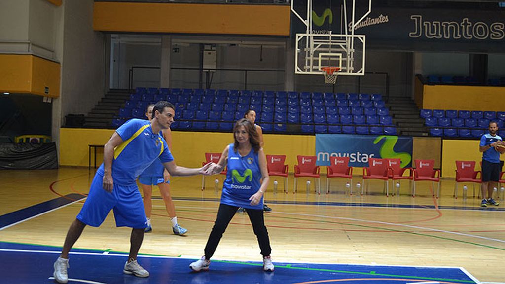 Jugaron al basket, se encontraron con Begoña, la mujer de Sánchez, y fueron a la sede del PSOE