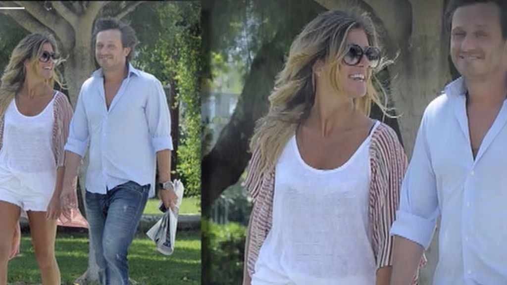 Natalia Álvarez y Juan Peña, romántico paseo por Ibiza