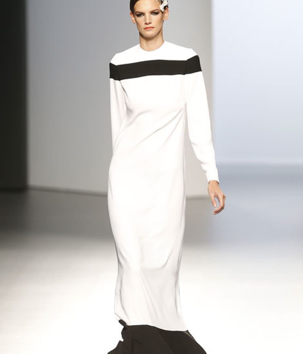 Contención de volúmenes y apuesta por líneas rectas