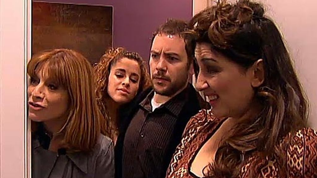 Araceli echa a Enrique de su casa