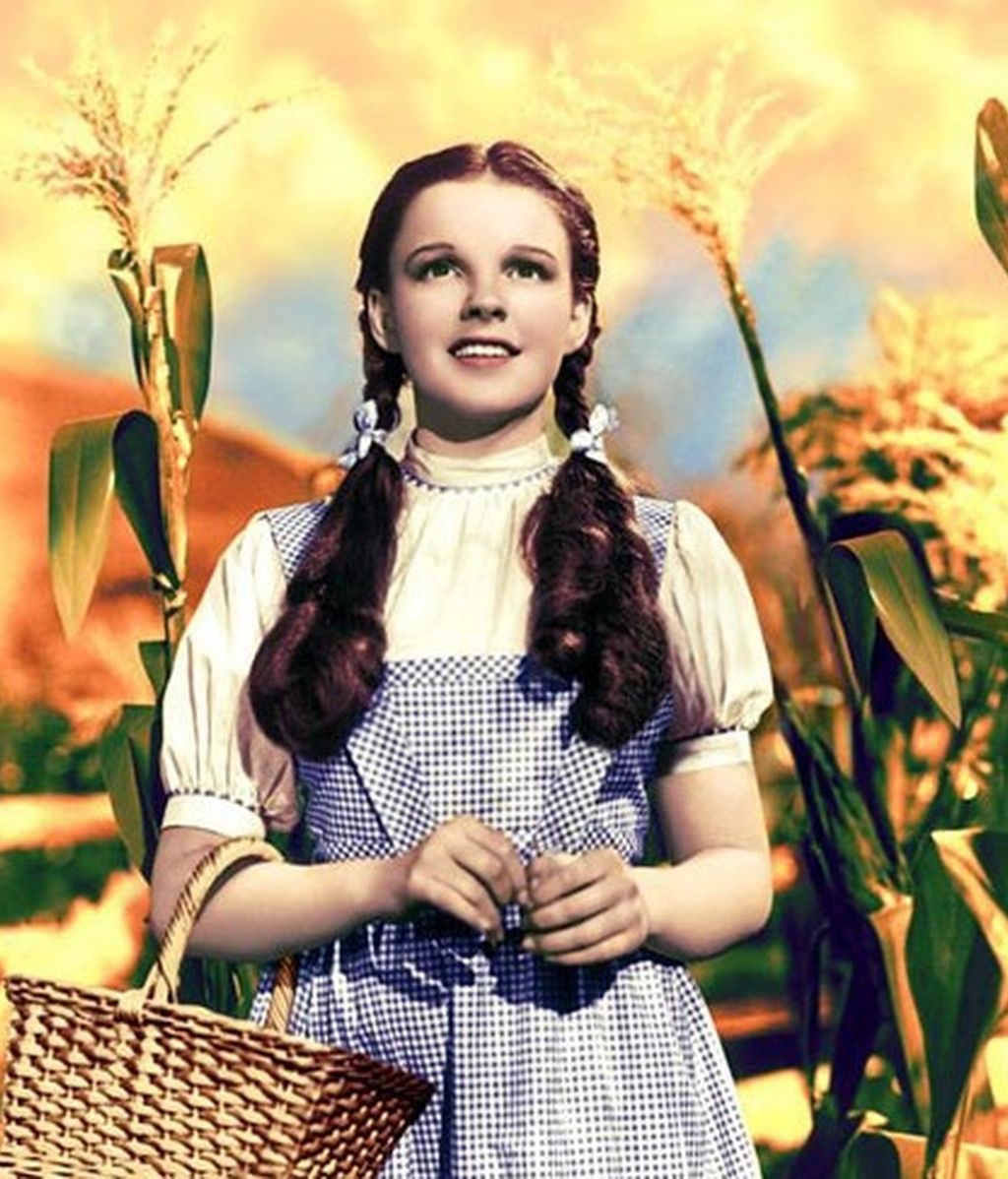 El vestido azul del mundo de Oz de Dorothy, un clásico en la exposición
