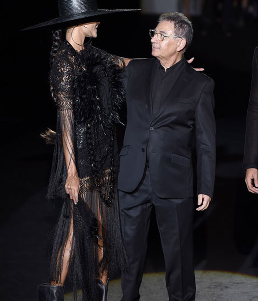 Flecos, plumas y cuero para la mujer más urbana