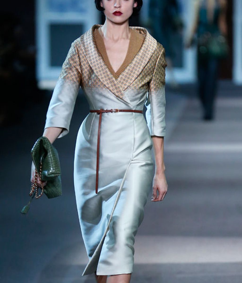 Desfila en la pasarela de París para el diseñador de Louis Vuitton