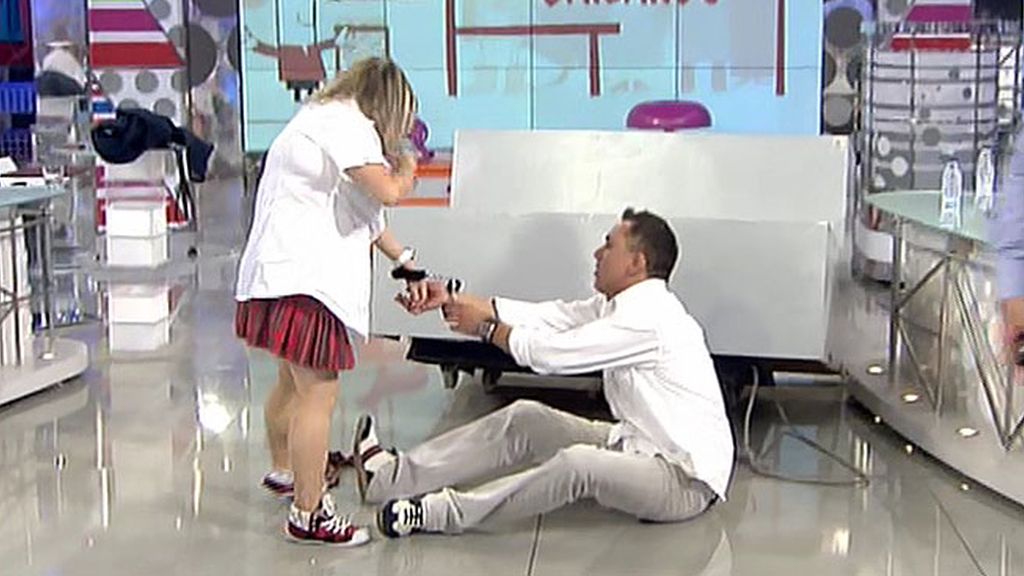 La gogó dedica un streptease a Kiko Hernández