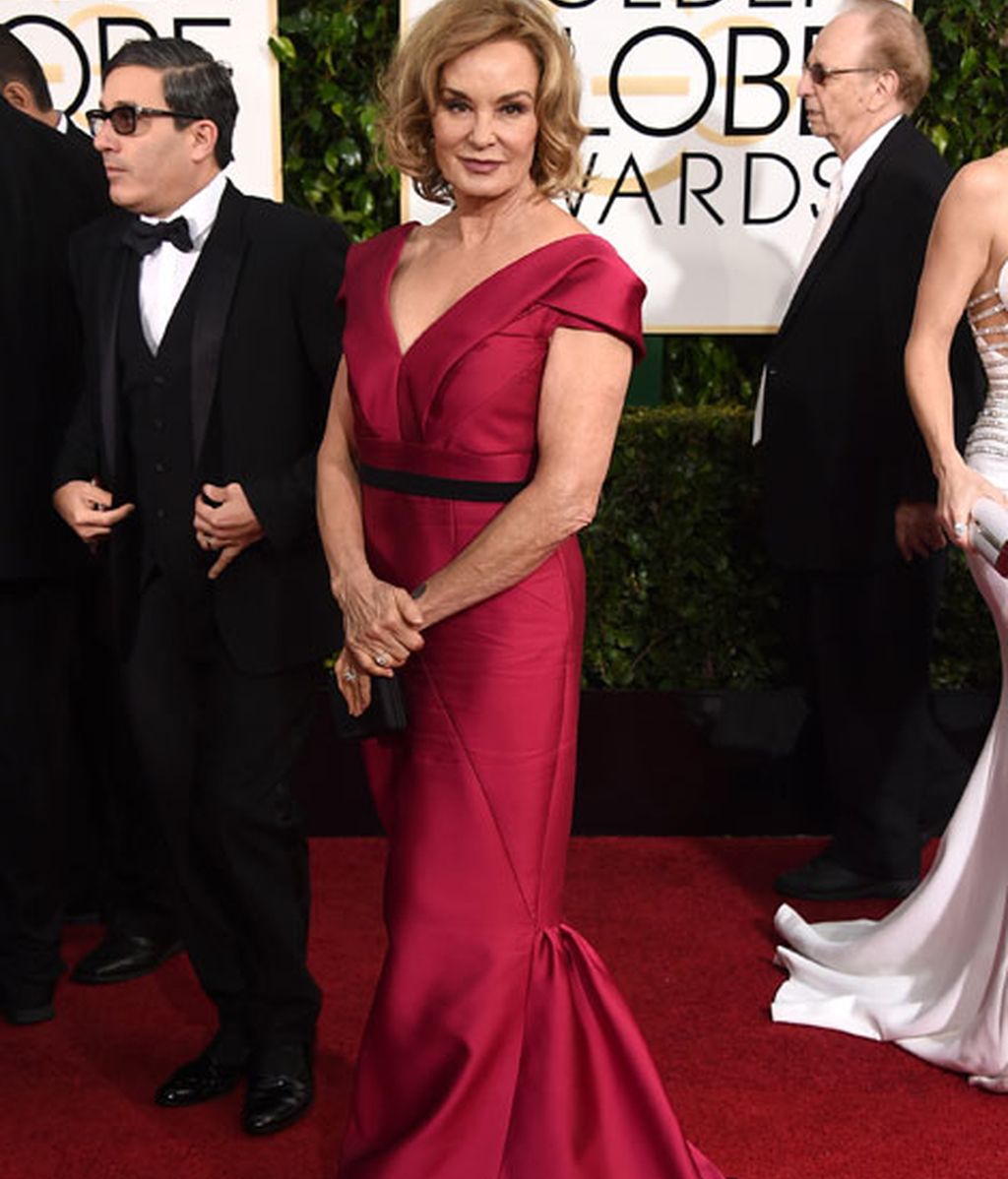 Las actrices arriesgan poco en la alfombra roja de los Globos de Oro