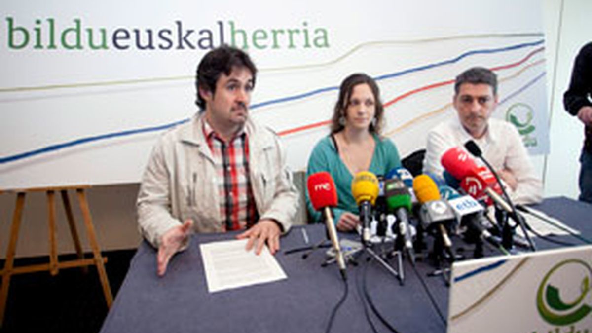 Bildu asegura que "continuará centrando sus esfuerzos para consolidar el escenario de ilusión que se ha generado en el seno de la sociedad vasca". Vídeo: Informativos Telecinco