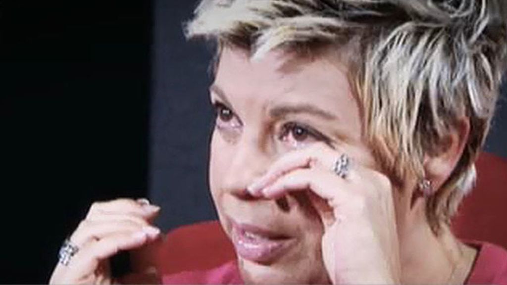 La colaboradora de 'Sálvame', entre lágrimas junto a Cristina Soria