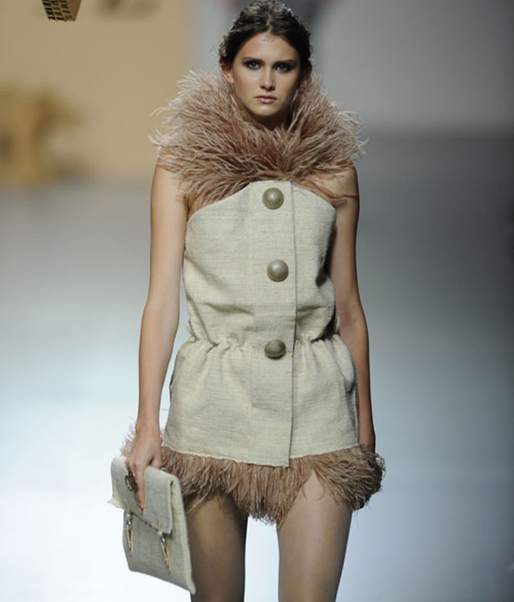 Ion Fiz trae sus tejidos del trópico