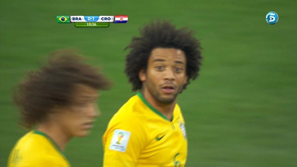 Marcelo buscaba apoyo en David Luiz