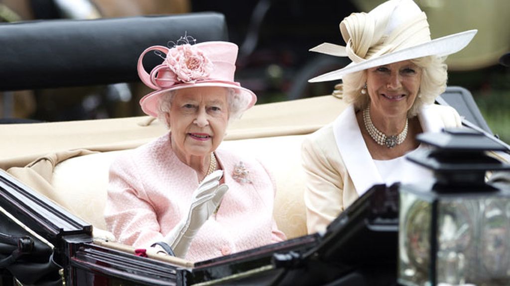 Sombreros, caballos y extravagancia en la cita de Ascot