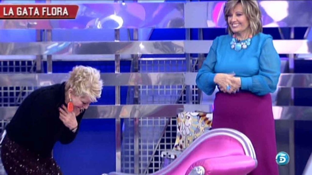 María Teresa Campos le ayuda con la representación animal