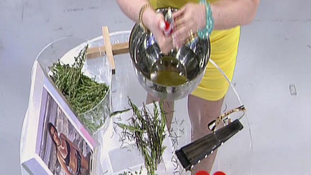 Aramís Fuster simula un exorcismo