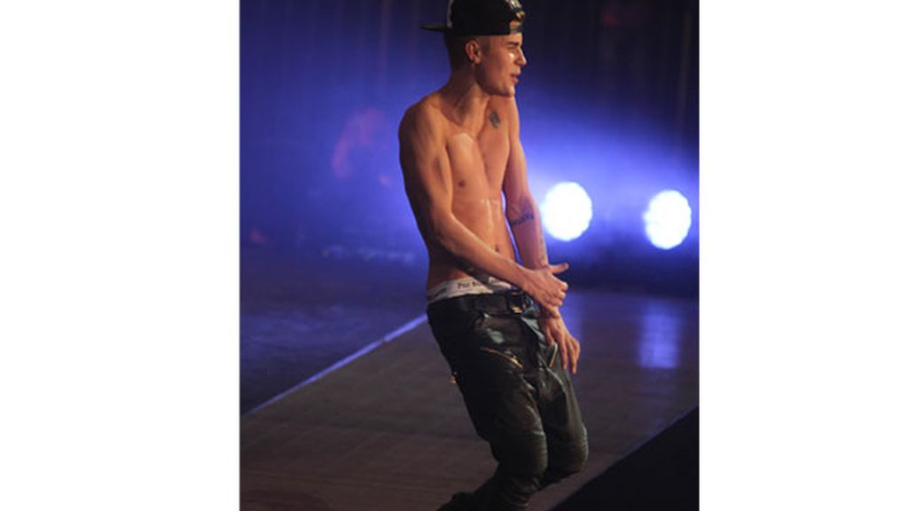 El desnudo de Justin, paso a paso