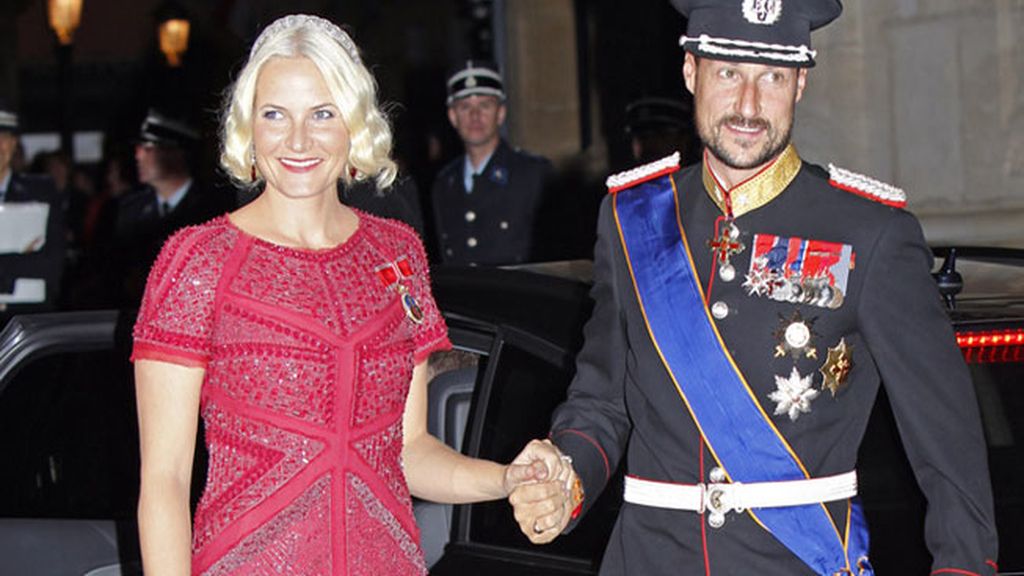 El príncipe Haakon de Noruega y la princesa Mette-Marit