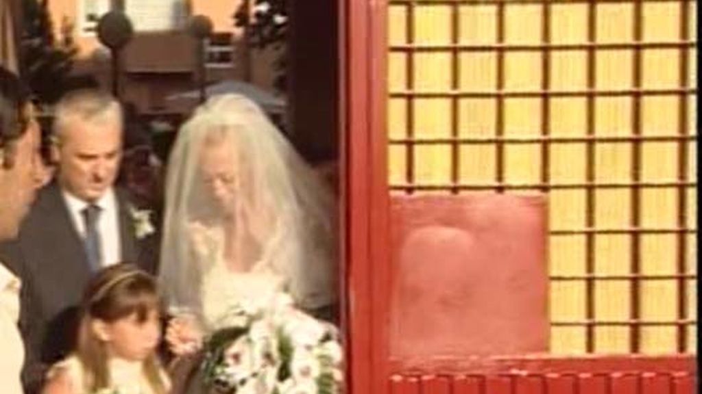 La novia, acompañada de los que más quiere