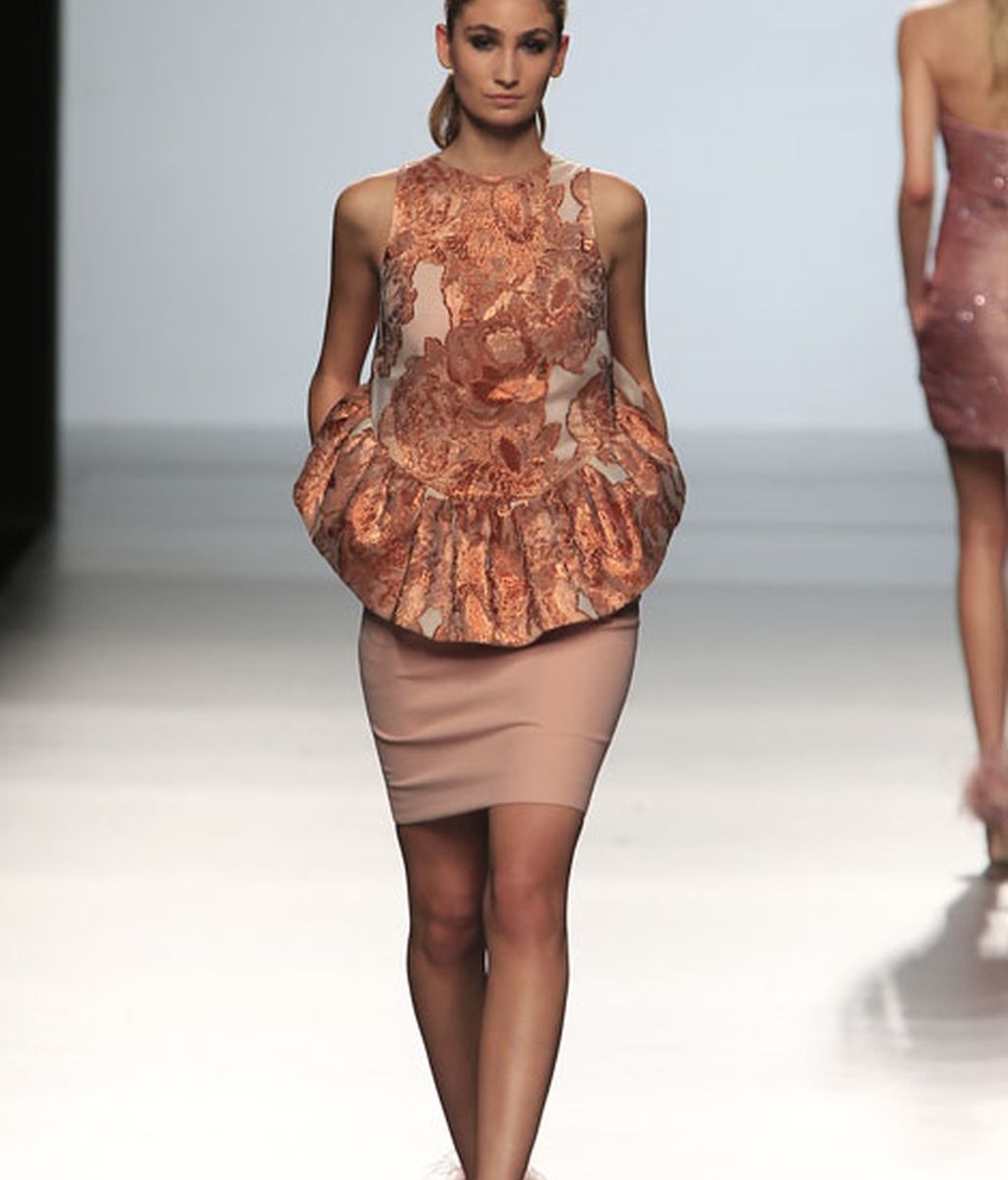 Sofisticación y elegancia en azules, rosas y burdeos