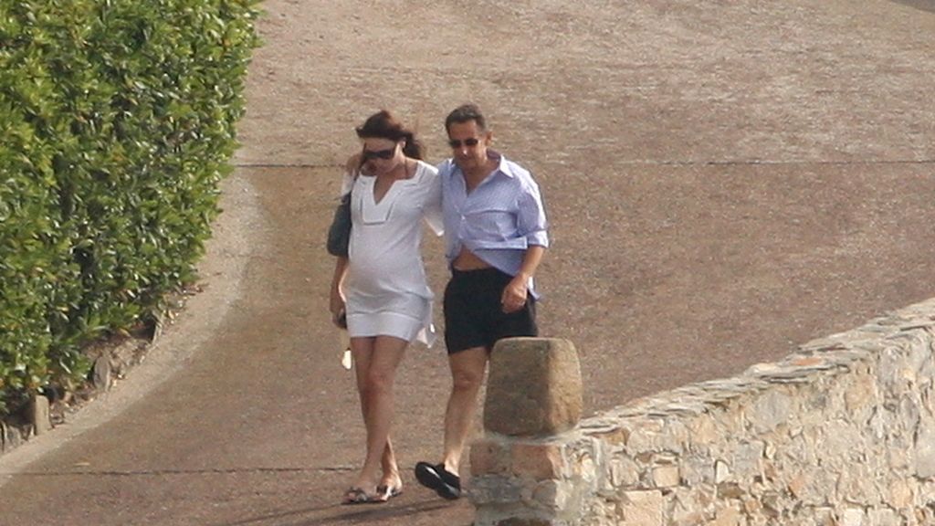 Sarkozy y Bruni, vacaciones en el mar