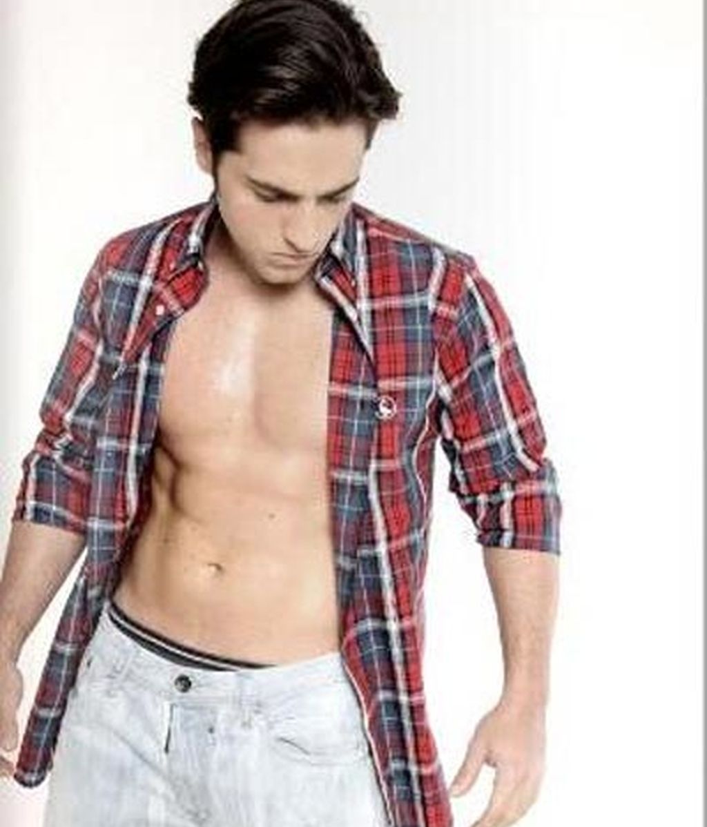 Bustamante presume de abdominales