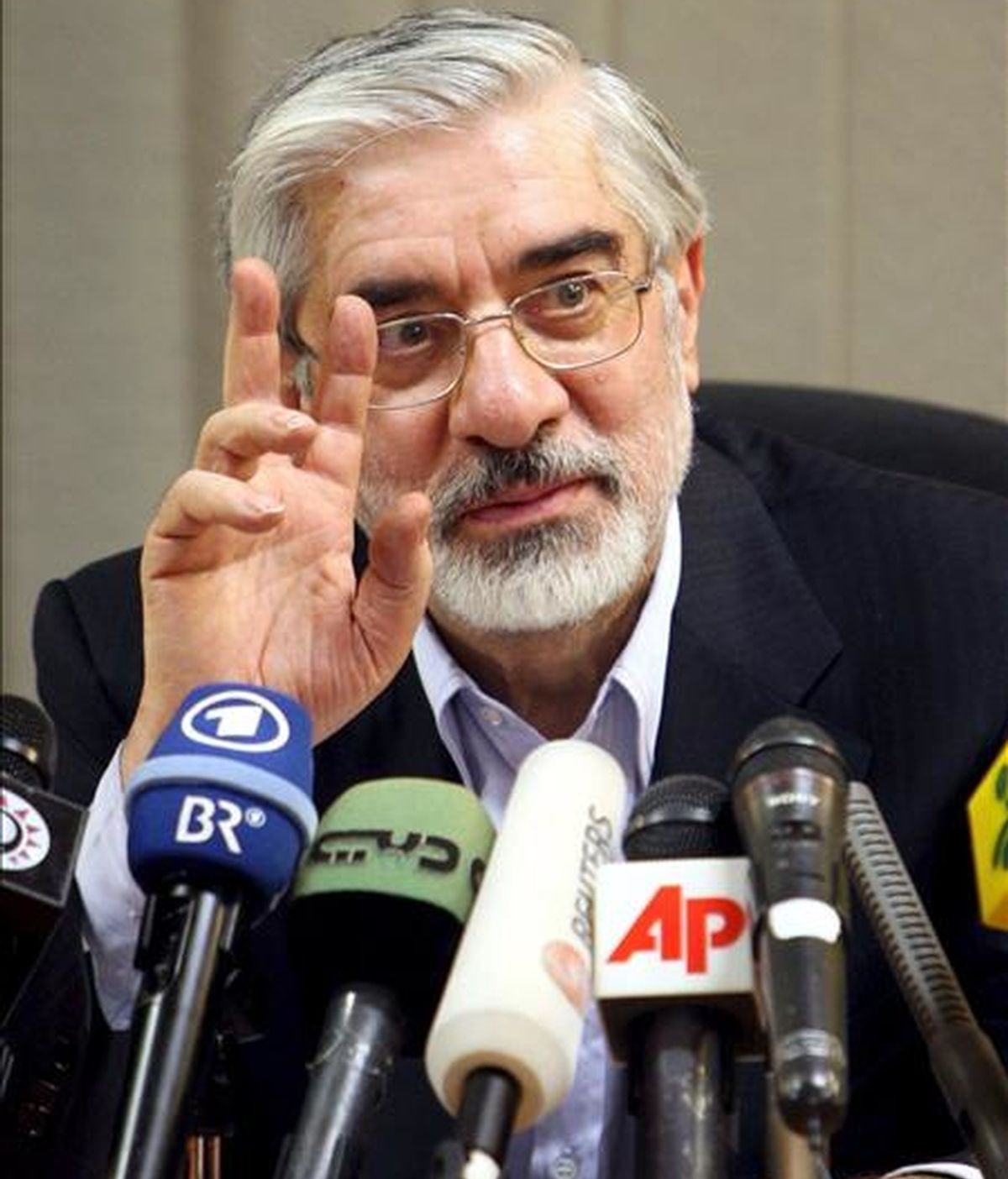 El principal candidato derrotado en las elecciones presidenciales iraníes, Mir Husein Musavi. EFE/Archivo