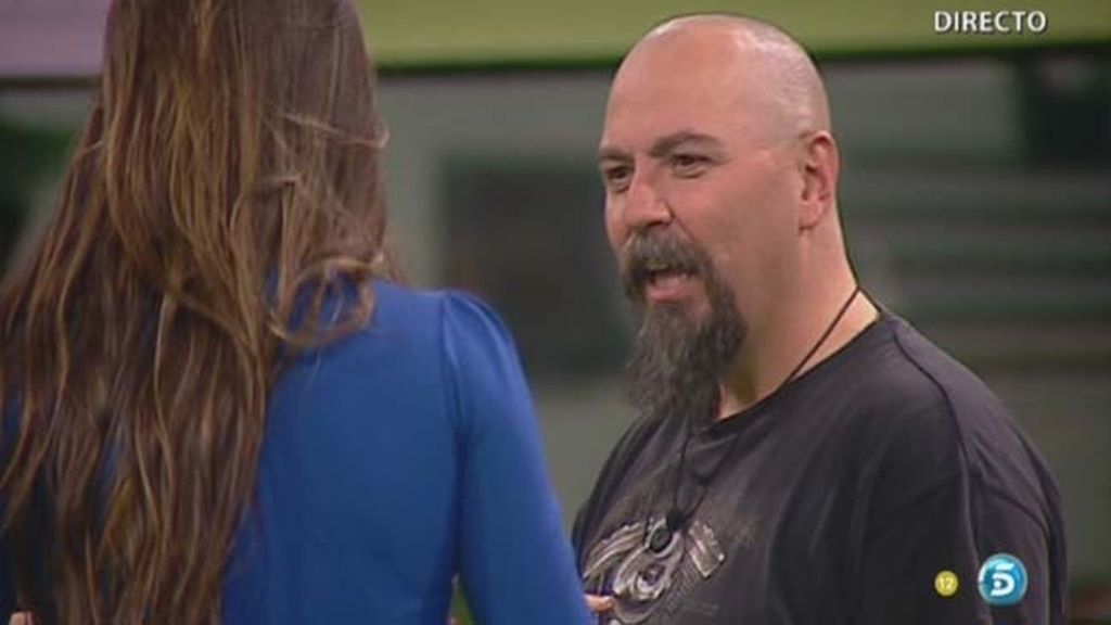 El cuerpazo de la brasileña deja asombrados a los concursantes