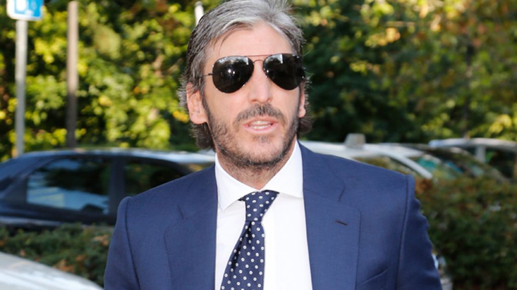 Alfonso de Borbón acudió al tanatorio a dar el pésame