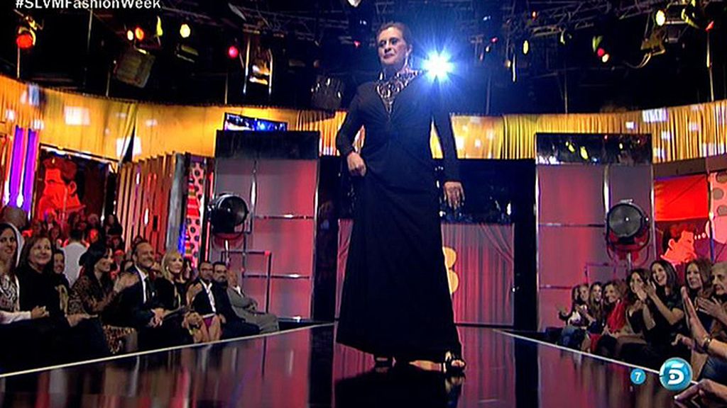 Gema López impacta por su forma de desfilar