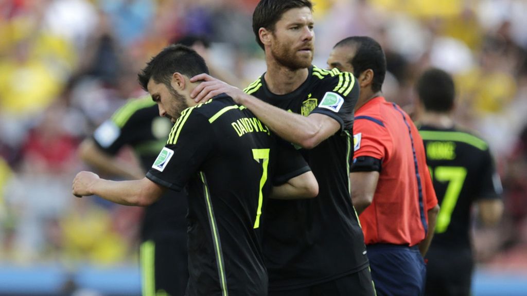 Xabi Alonso fue el primero que quiso darle un abrazo