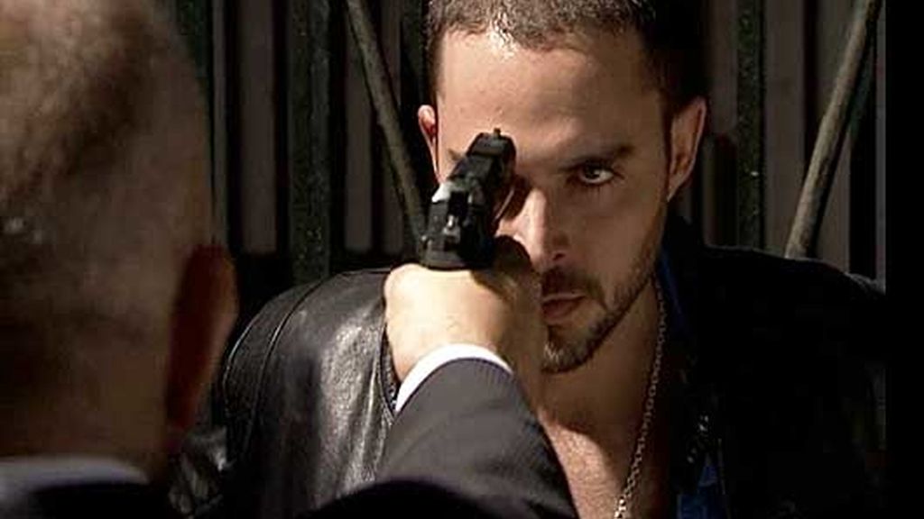 La Roca descubre que su tío mandó matar a su padre