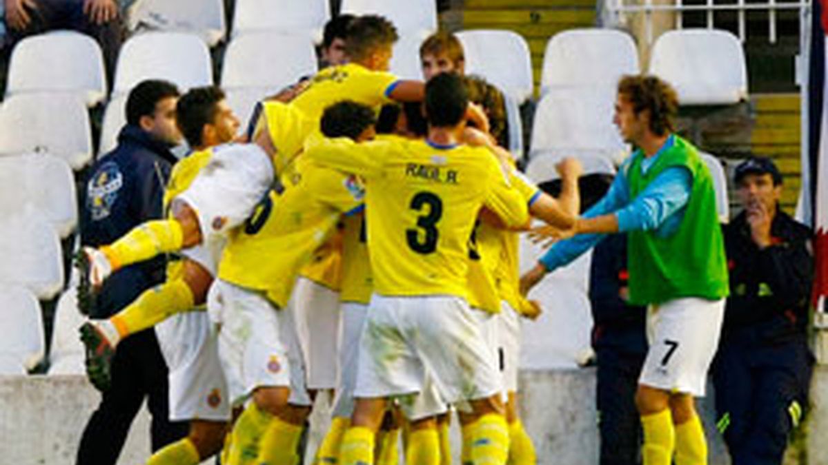 Los jugadores del Espanyol celebran su gol. Foto: EFE