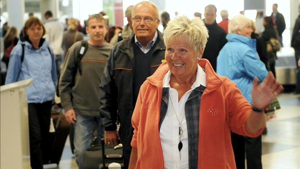 Turistas alemanes regresan de la ciudad egipcia Sharm el-Sheikh, en el aeropuerto de Munich, Alemania. EFE